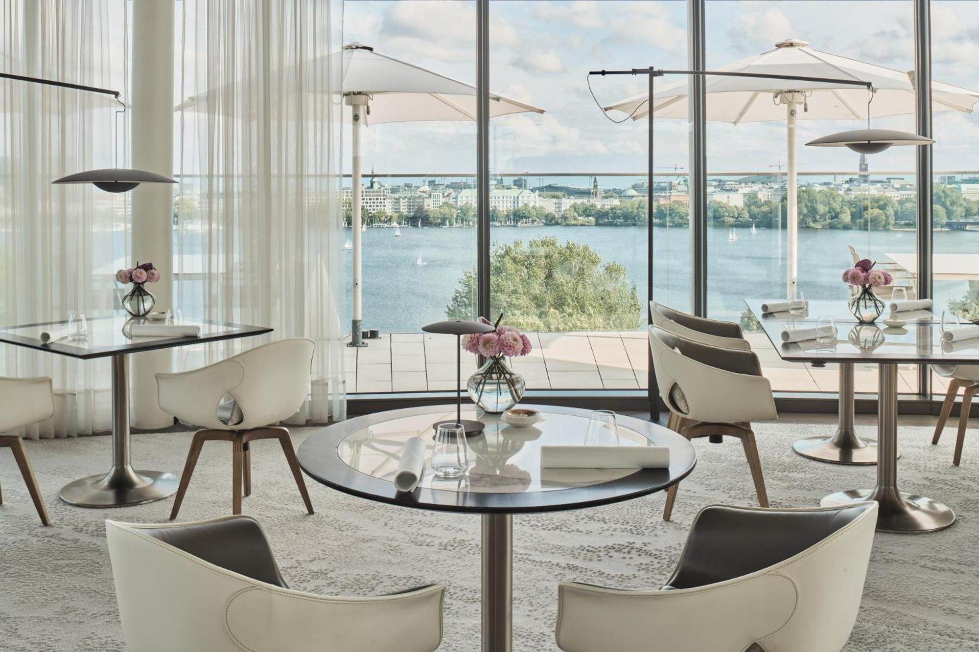 The Fontenay Hamburgo Exterior foto The Terrace