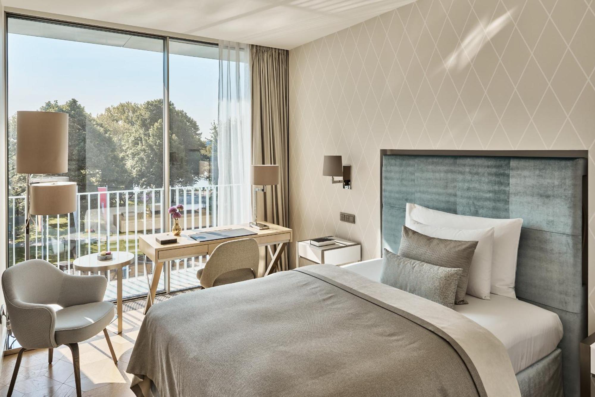 The Fontenay Hamburgo Exterior foto A room at the hotel